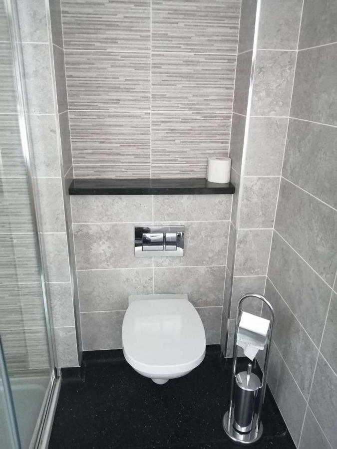 Reveller Guest house *